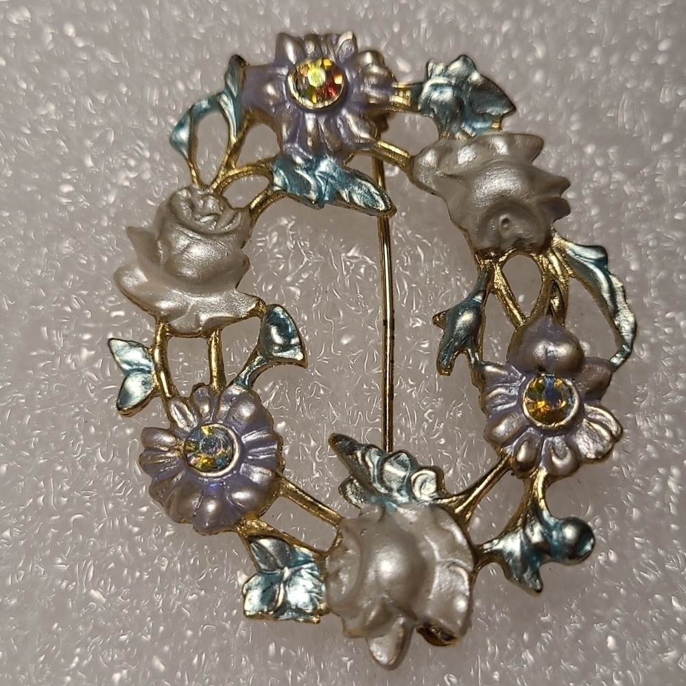 Fashion Bella Brooch New